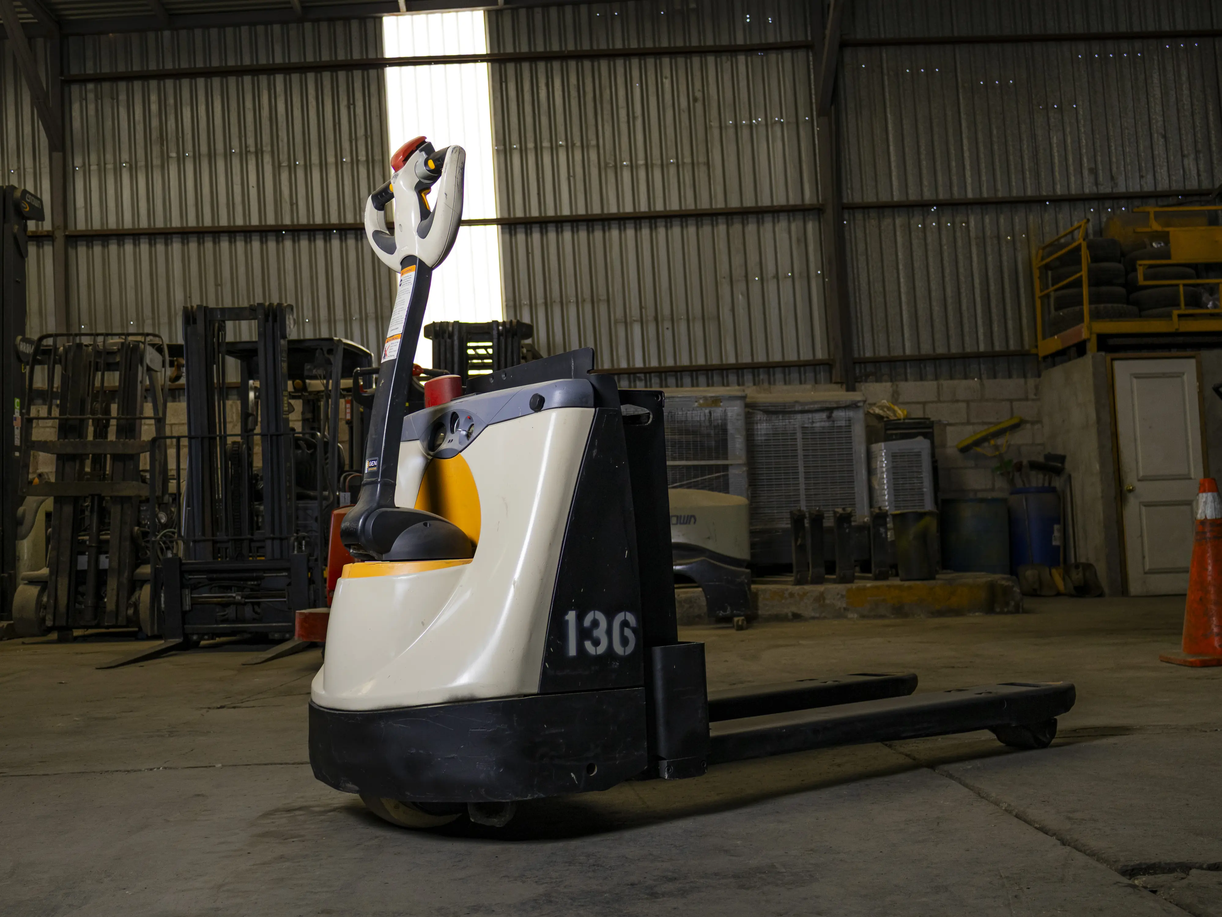 Crown WP3035-45 Pallet Jack Eléctrico